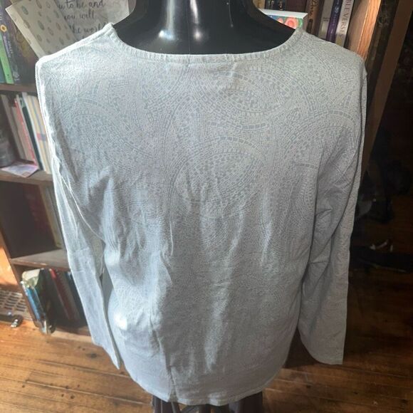 Chicos blue & white lacy knit scoop neck 3/XL travelcore top - Picture 3 of 4